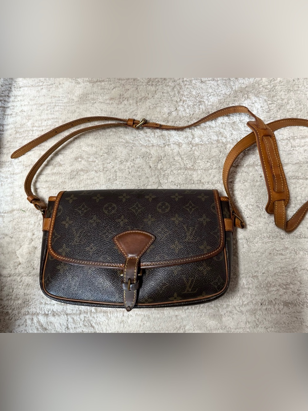 VGC! Authentic Vintage Louis Vuitton Monogram Sologne Crossbody Bag! 🤩🤩